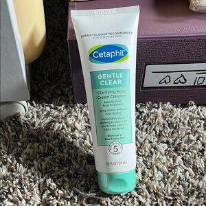 Cetaphil Gentle Clear Clarifying Acne Cream Cleanser